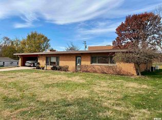 526 Edgewood Dr, Quincy, IL 62301