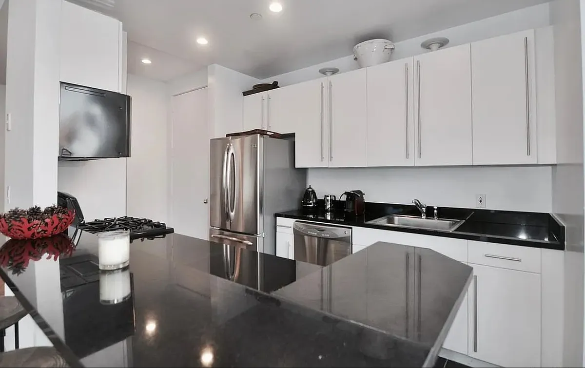 Building Photo - 53 Park Pl #15S
