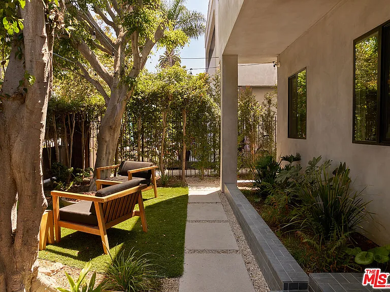 2411 Abbot Kinney Blvd — Photo 11