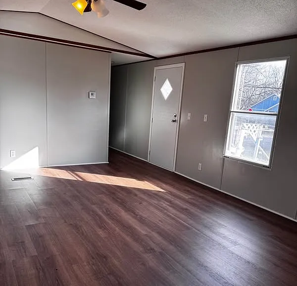 503 Rogers Rd — Photo 6