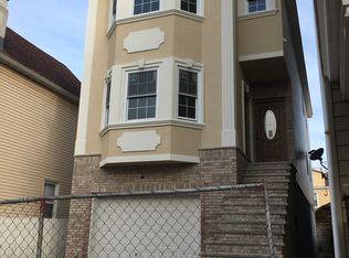 714 Hamilton St, Harrison, NJ 07029