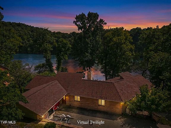2nd image of 397 Pitt Rd