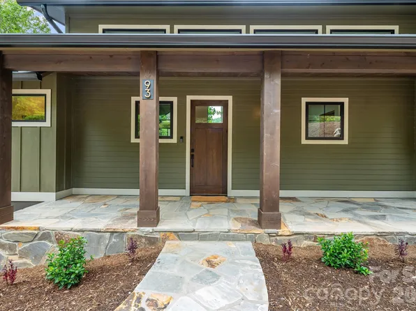 93 Village Pointe Ln, Asheville, NC 28803