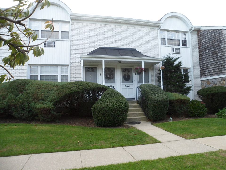 1st image of 4012 Wilshire Ln #G12