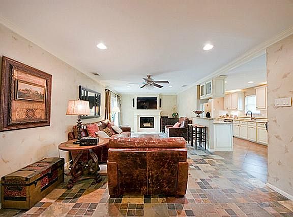5th image of 2345 Fenestra Dr