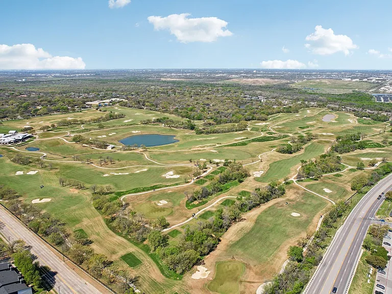 Don't Miss Out Biltmore Homes Leasing Fast — Photo 8
