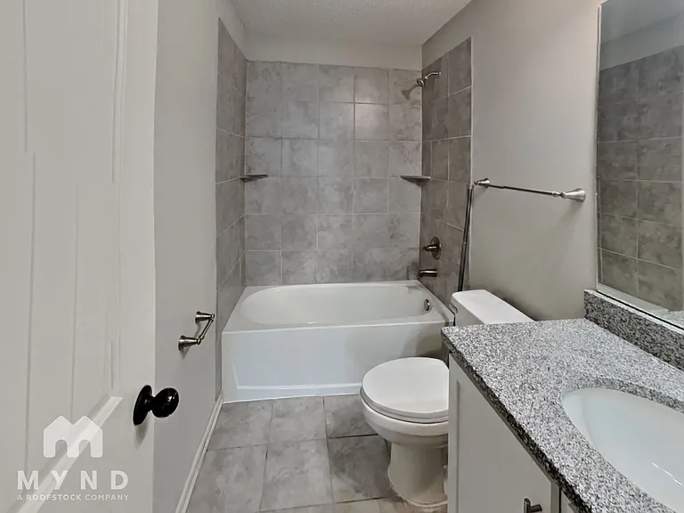 160 Nicholas Dr — Photo 20