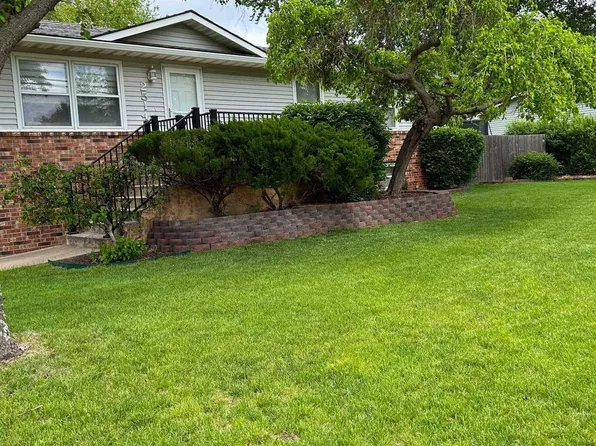 2514 W 18th Ave, Emporia, KS 66801