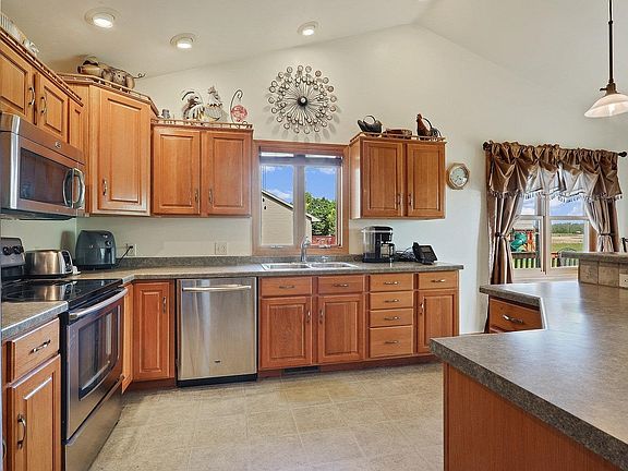 5th image of 535 Ridgeway Dr