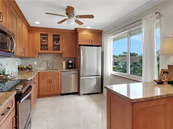 160 Penny LN #4, NAPLES, FL 34112