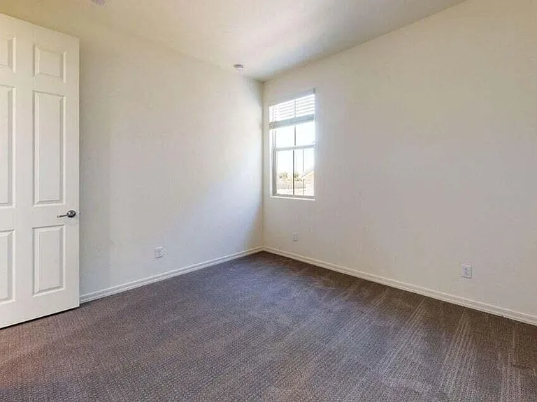1107 S Vine St — Photo 28