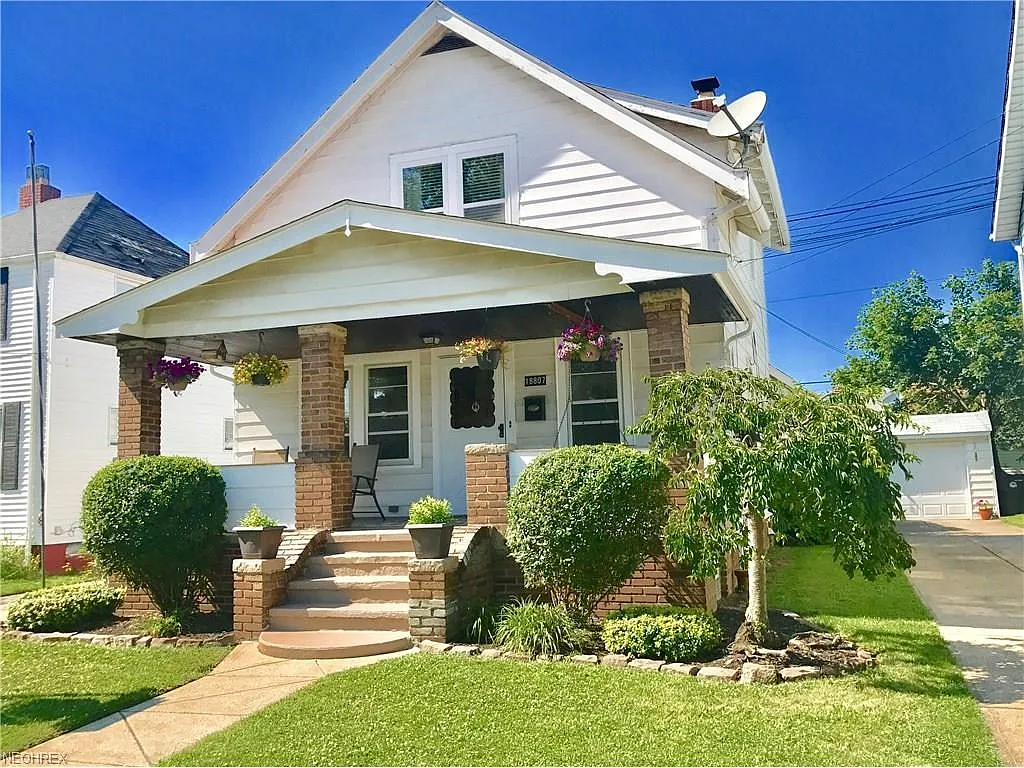 18807 Cherokee Ave photo 1