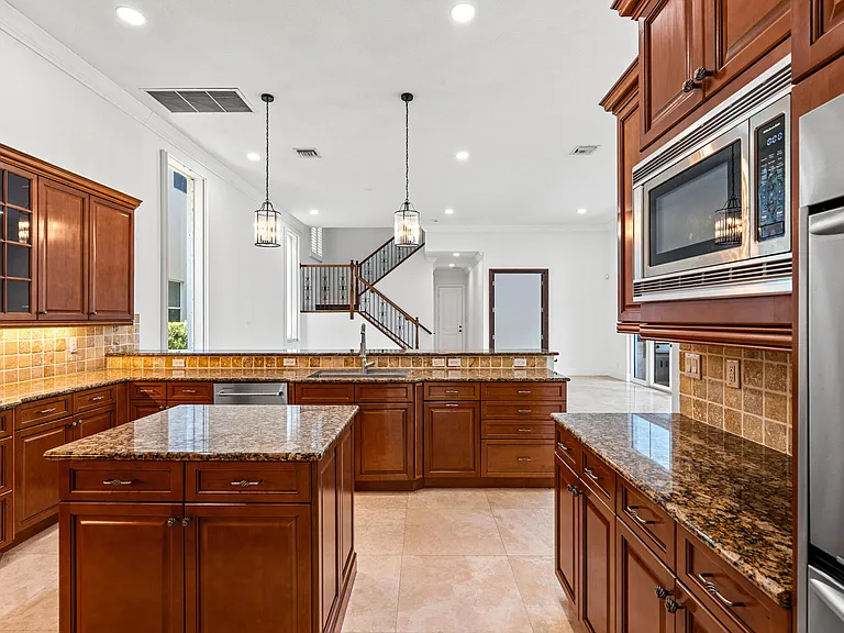 17550 Circle Pond Ct — Photo 17