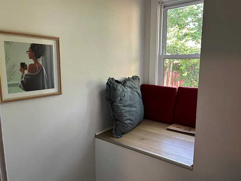 2479 Thurman Ave — Photo 4