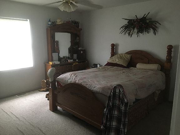 2nd image of 254 Hallock Dr