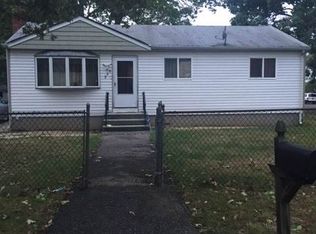 555 Atlantic St, Copiague, NY 11726