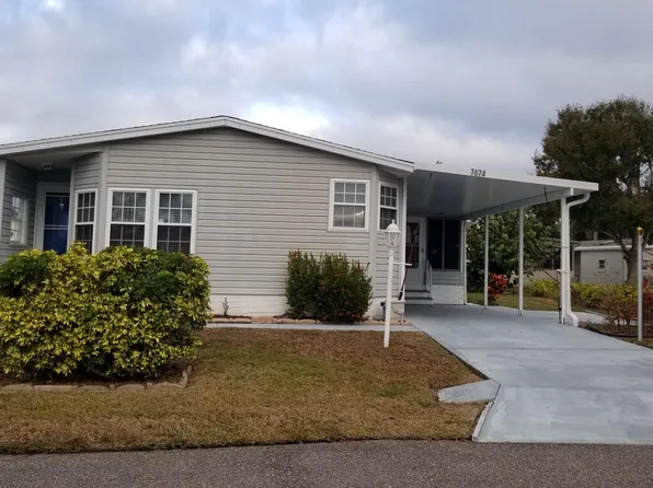 7674 Fox Hunter Cir, Micco, FL 32976