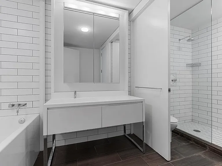 15 William St #18C — Photo 11