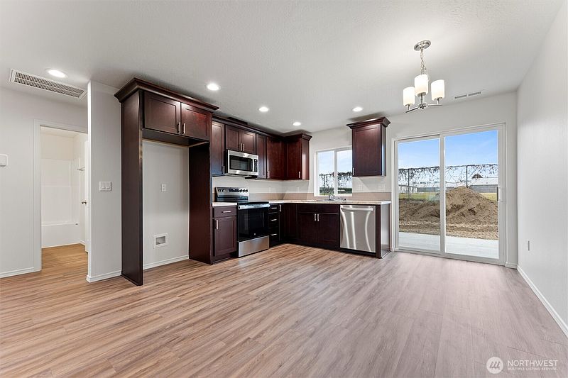 4th image of 205 Tawsha Street