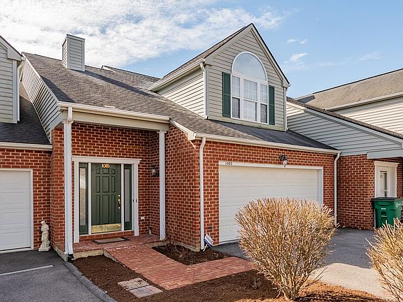 4th image of 1085 Red Leaf Ct NW