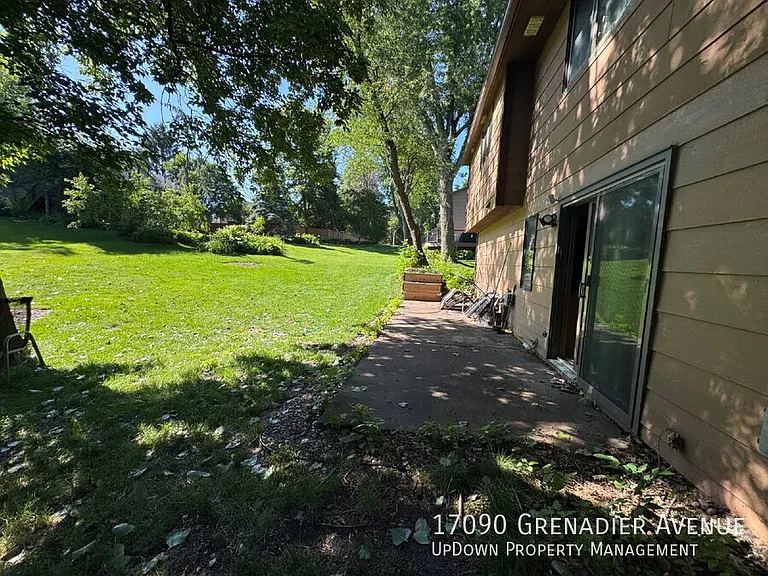 17090 Grenadier Ave — Photo 3