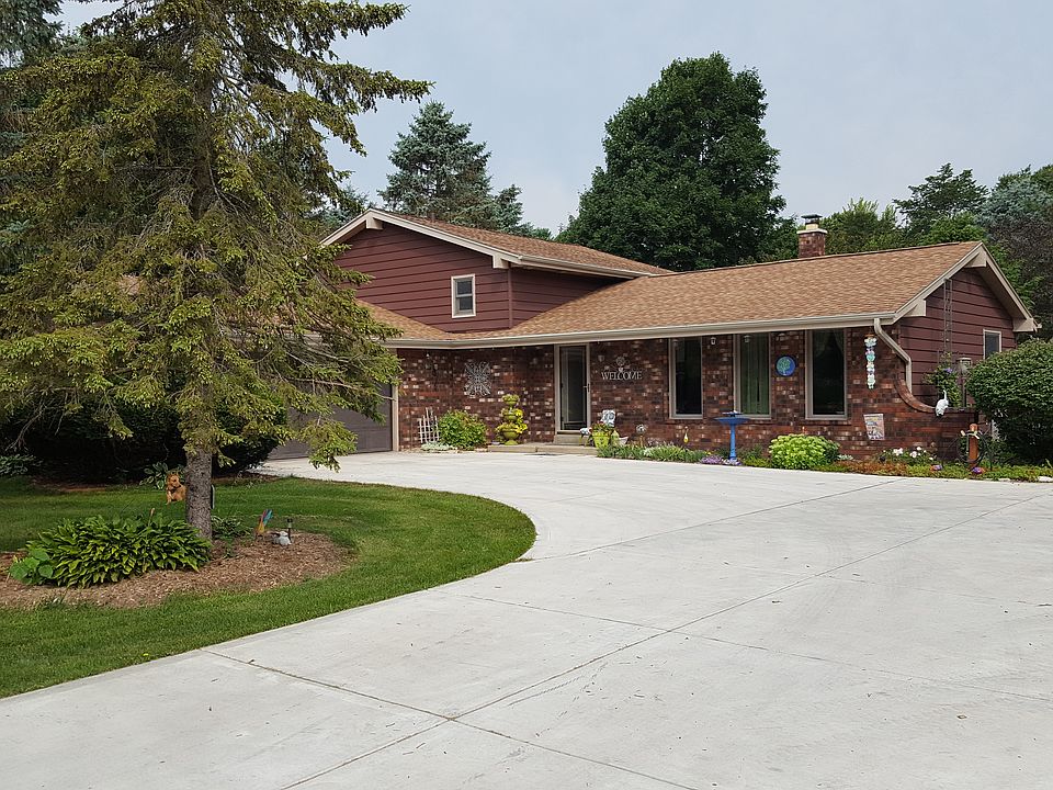 1st image of S45W25118 Black Oak Ln