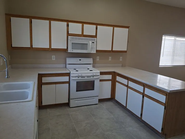 2120 Fred Brown Dr — Photo 13