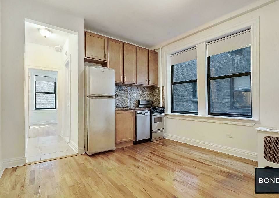 1st image of 245 W 51st St APT 701