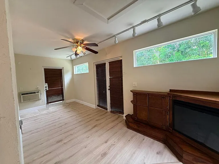 550 SW Natura Ave #550 — Photo 9
