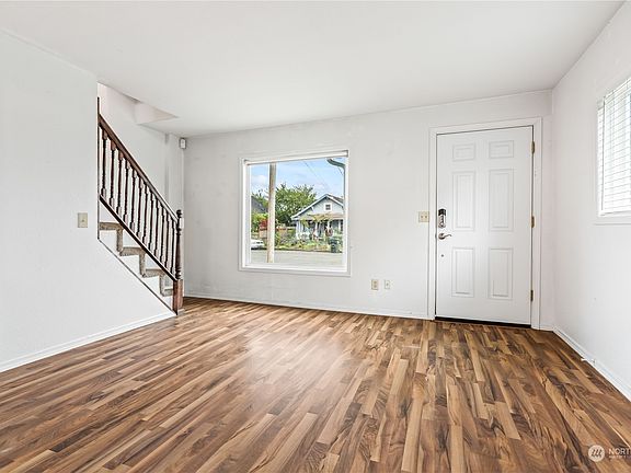 4th image of 405 6th Street NW
