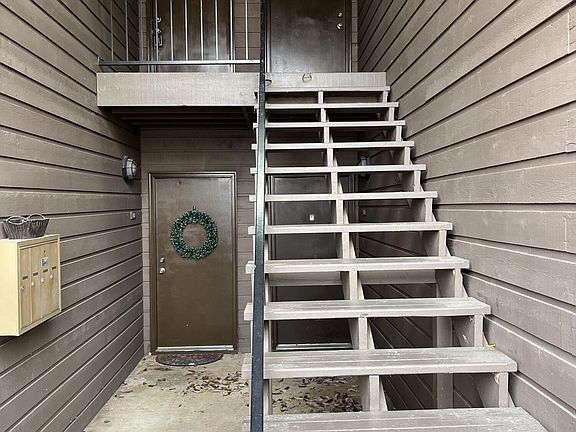 4th image of 750 Shaker Dr APT 615