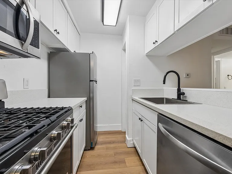 1202 Newning Ave #114 — Photo 8