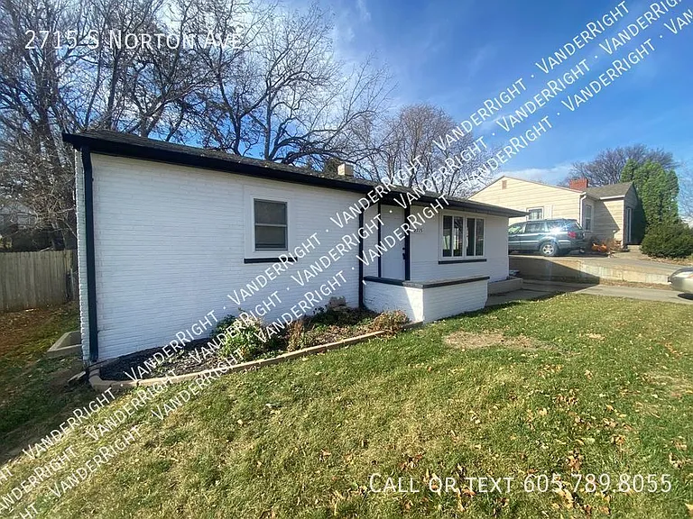 2715 S Norton Ave — Photo 9