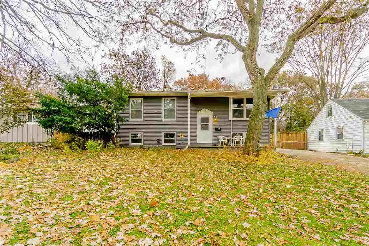 813 Gary St photo 1