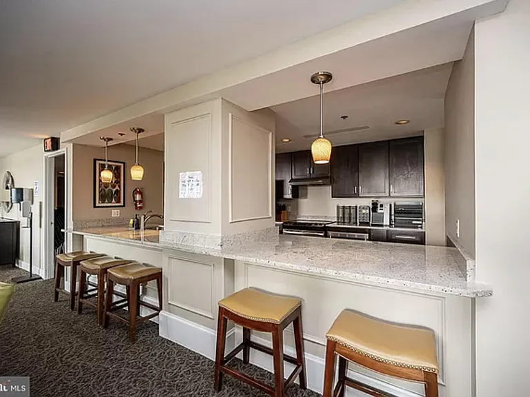 900 N Stafford St #905 — Photo 9