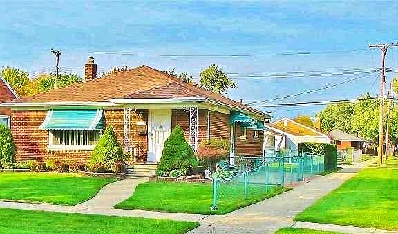 2nd image of 20455 Beaufait St
