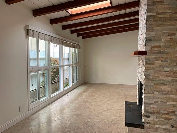 3rd image of 1427 Manhattan Beach Blvd APT D