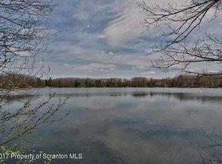 17 Wagon Rd, Jefferson, PA 18436