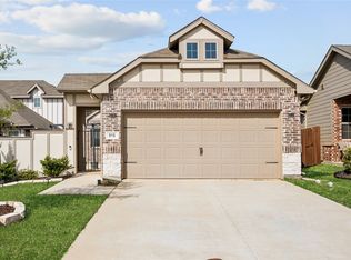 916 Crockett St, Aubrey, TX 76227