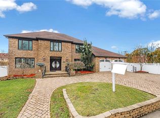 208 Pleasant Plains Ave, Staten Island, NY 10309