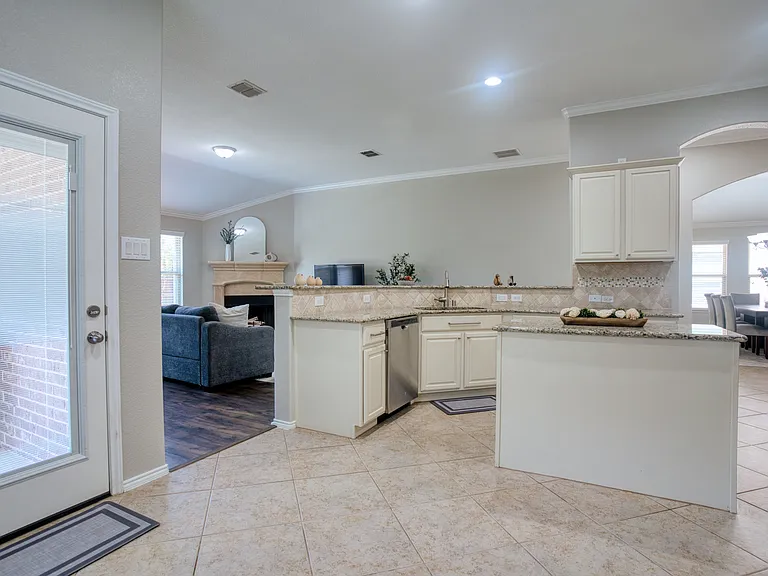 11720 Champion Creek Dr — Photo 12