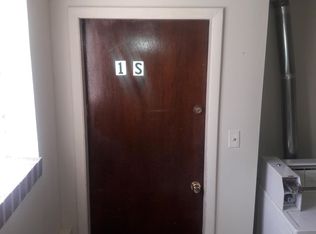 639 Edwards Ave APT 1S, West Dundee, IL 60118