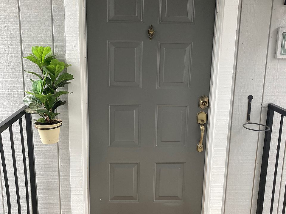 1st image of 700 Del Verde Cir Unit 6