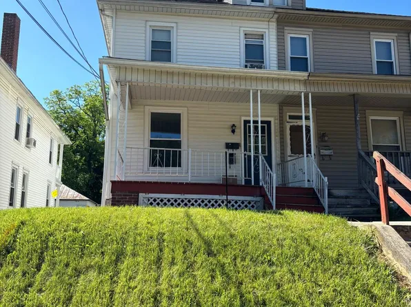 110 E High St, Red Lion, PA 17356