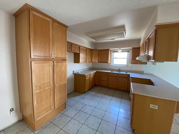 3rd image of 5600 W Harter Avenue