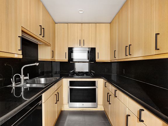 5th image of 415 E 57th St #603