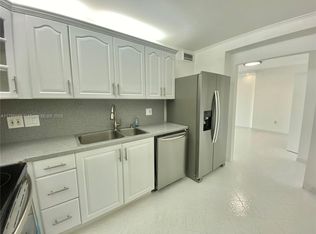 400 Kings Point Dr APT 929, Sunny Isles Beach, FL 33160
