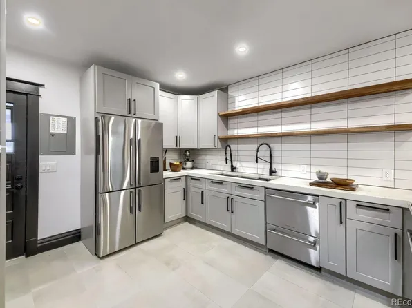 5699 W 10th Avenue, Lakewood, CO 80214