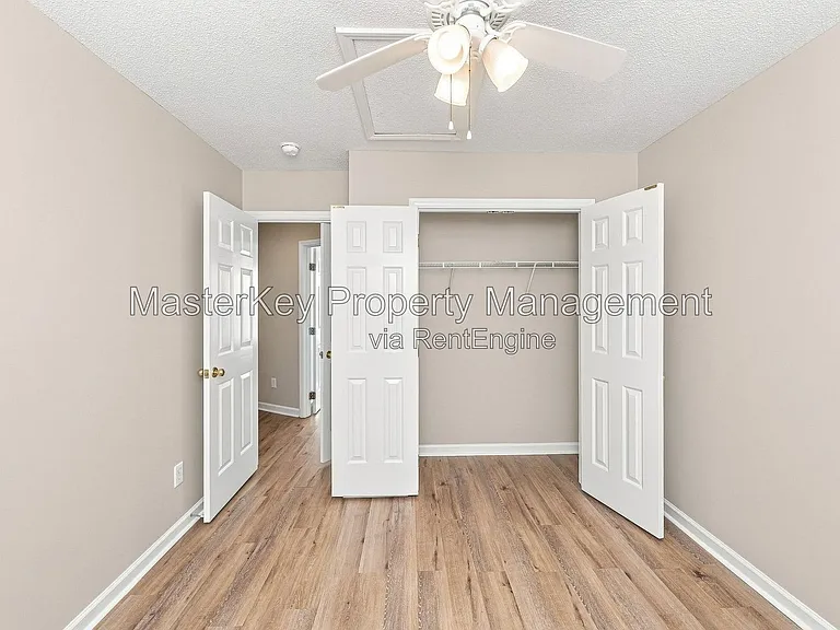 201 Harvester Dr — Photo 17