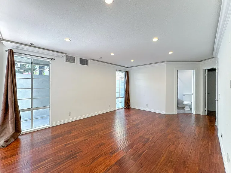 1733 Malcolm Ave #7 — Photo 17